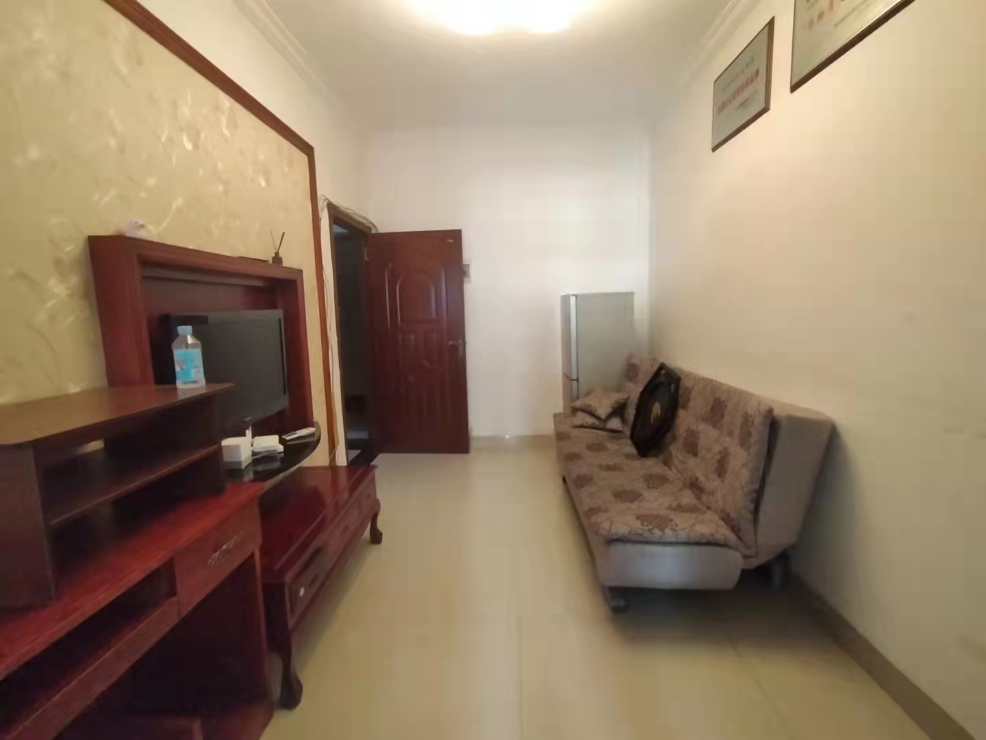 进步亚泰 2室1厅1卫 1500.0元/月 进步亚泰 2室1厅1卫 1500.0元/月室内图