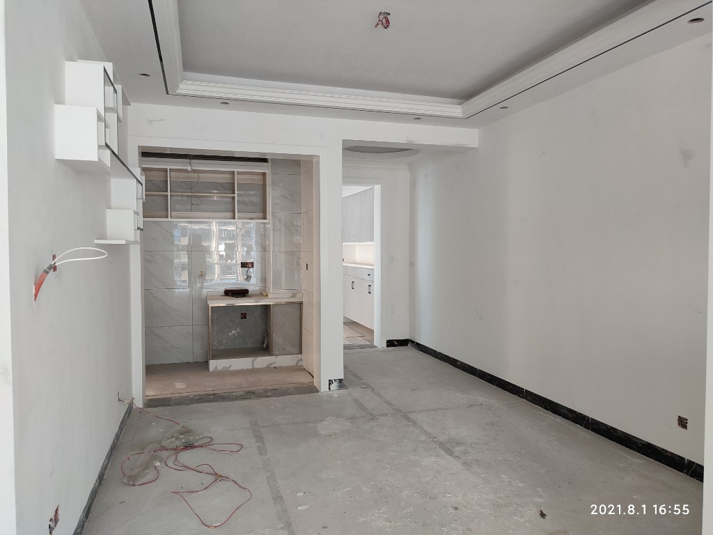 五洲锦城  4室2厅2卫    90.0万 五洲锦城  4室2厅2卫    90.0万客厅