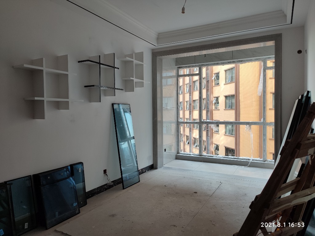 五洲锦城  4室2厅2卫    90.0万 五洲锦城  4室2厅2卫    90.0万客厅