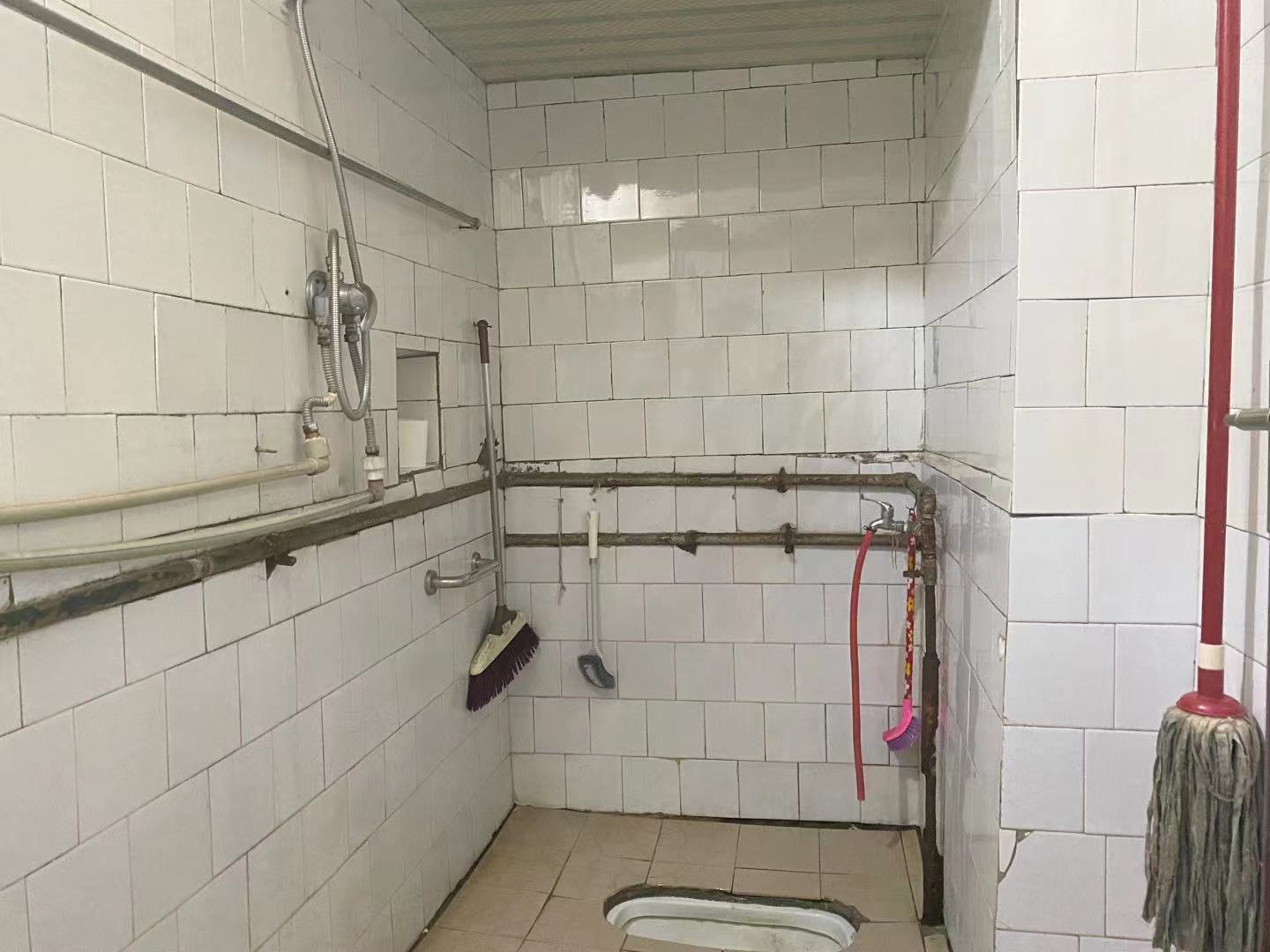 塑料五厂 1室1厅1卫 650.0元/月 塑料五厂 1室1厅1卫 650.0元/月室内图