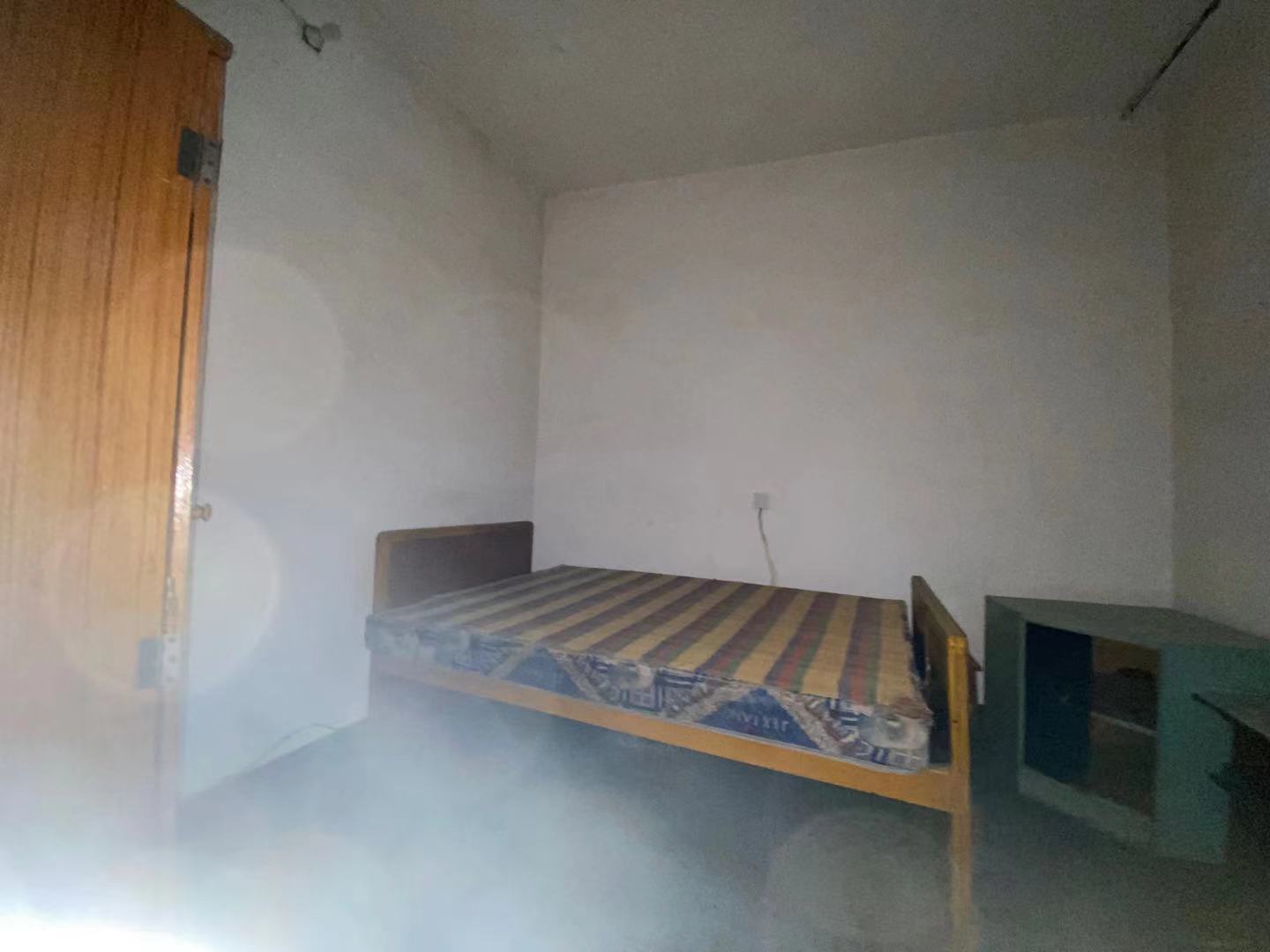 湘图大厦 2室1厅1卫 1000.0元/月 湘图大厦 2室1厅1卫 1000.0元/月室内图