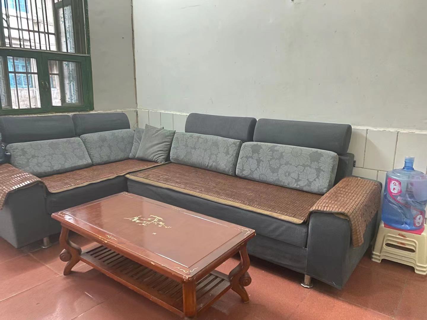 塑料五厂 1室1厅1卫 650.0元/月 塑料五厂 1室1厅1卫 650.0元/月室内图