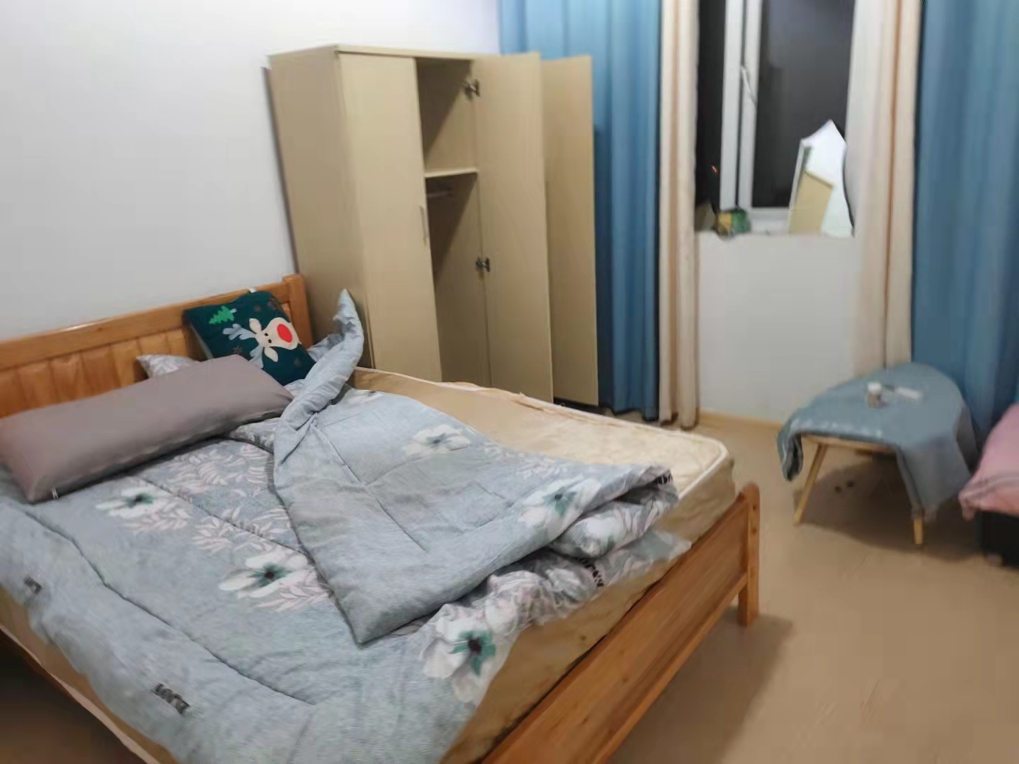 保利閬峰云墅  3室2廳1衛(wèi)    1600.0元/月室內(nèi)圖1