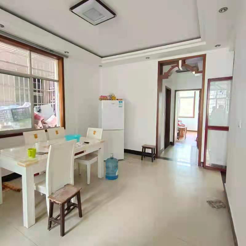 兴明小区  3室2厅2卫   50.80万卧室