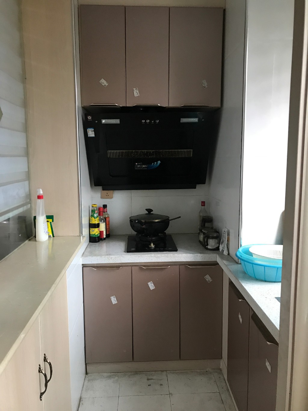 盛世时代广场 1室1厅1卫 1300.0元/月 盛世时代广场 1室1厅1卫 1300.0元/月室内图