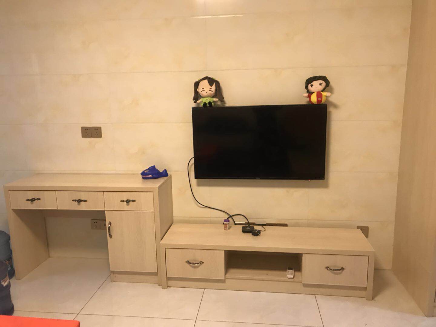 盛世时代广场 1室1厅1卫 1300.0元/月 盛世时代广场 1室1厅1卫 1300.0元/月室内图