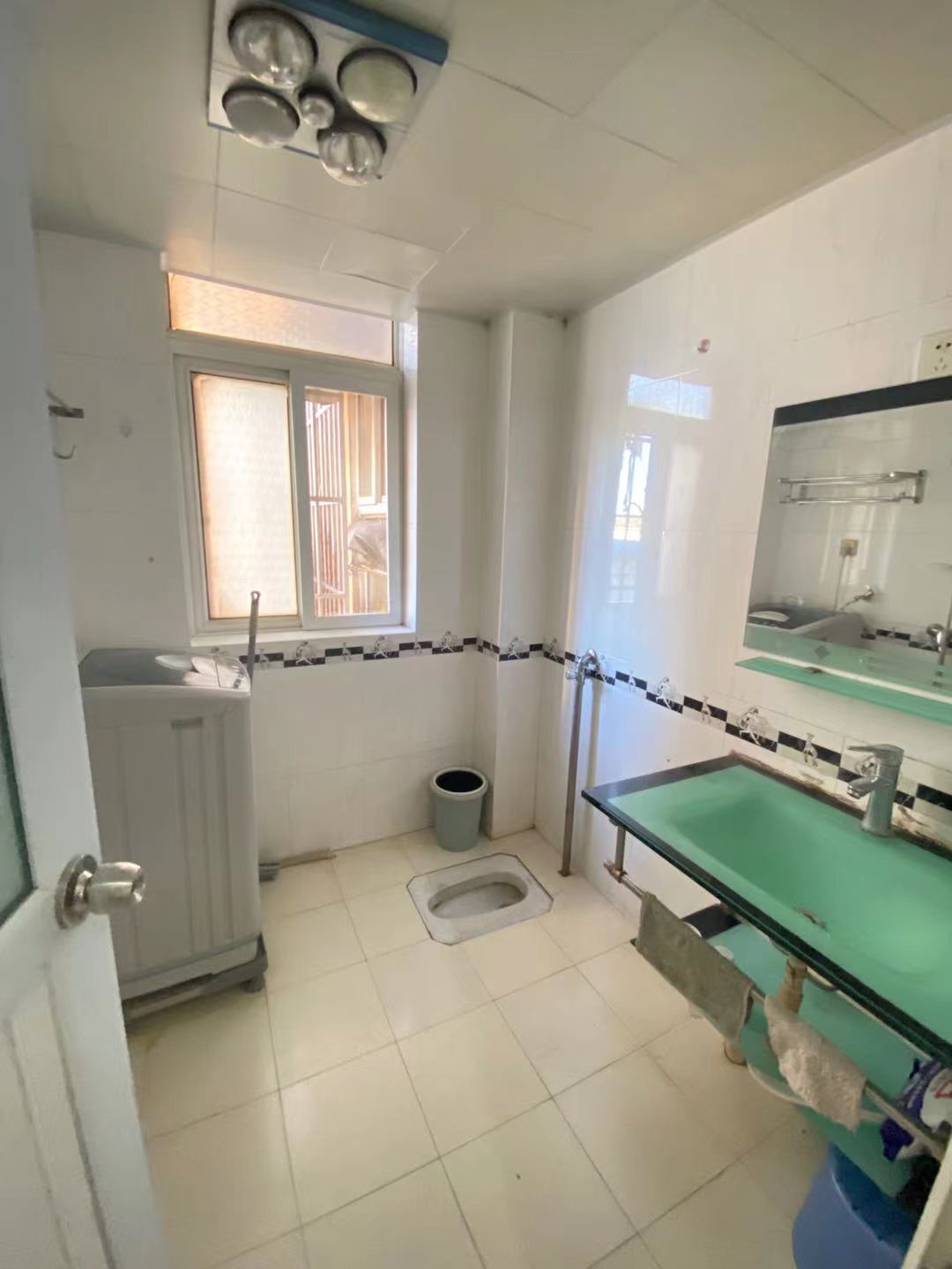 尚岳嘉苑 3室2厅1卫 1300.0元/月 尚岳嘉苑 3室2厅1卫 1300.0元/月室内图