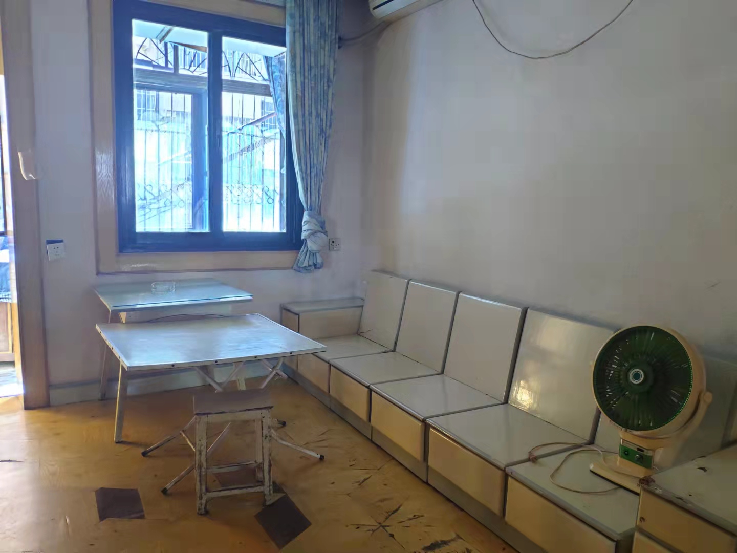 野鸭冲(新屋街) 3室1厅1卫 1200.0元/月 野鸭冲(新屋街) 3室1厅1卫 1200.0元/月室内图