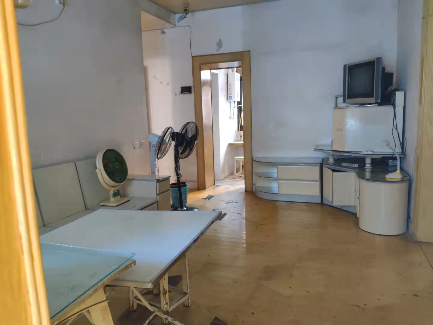 野鸭冲(新屋街) 3室1厅1卫 1200.0元/月 野鸭冲(新屋街) 3室1厅1卫 1200.0元/月室内图