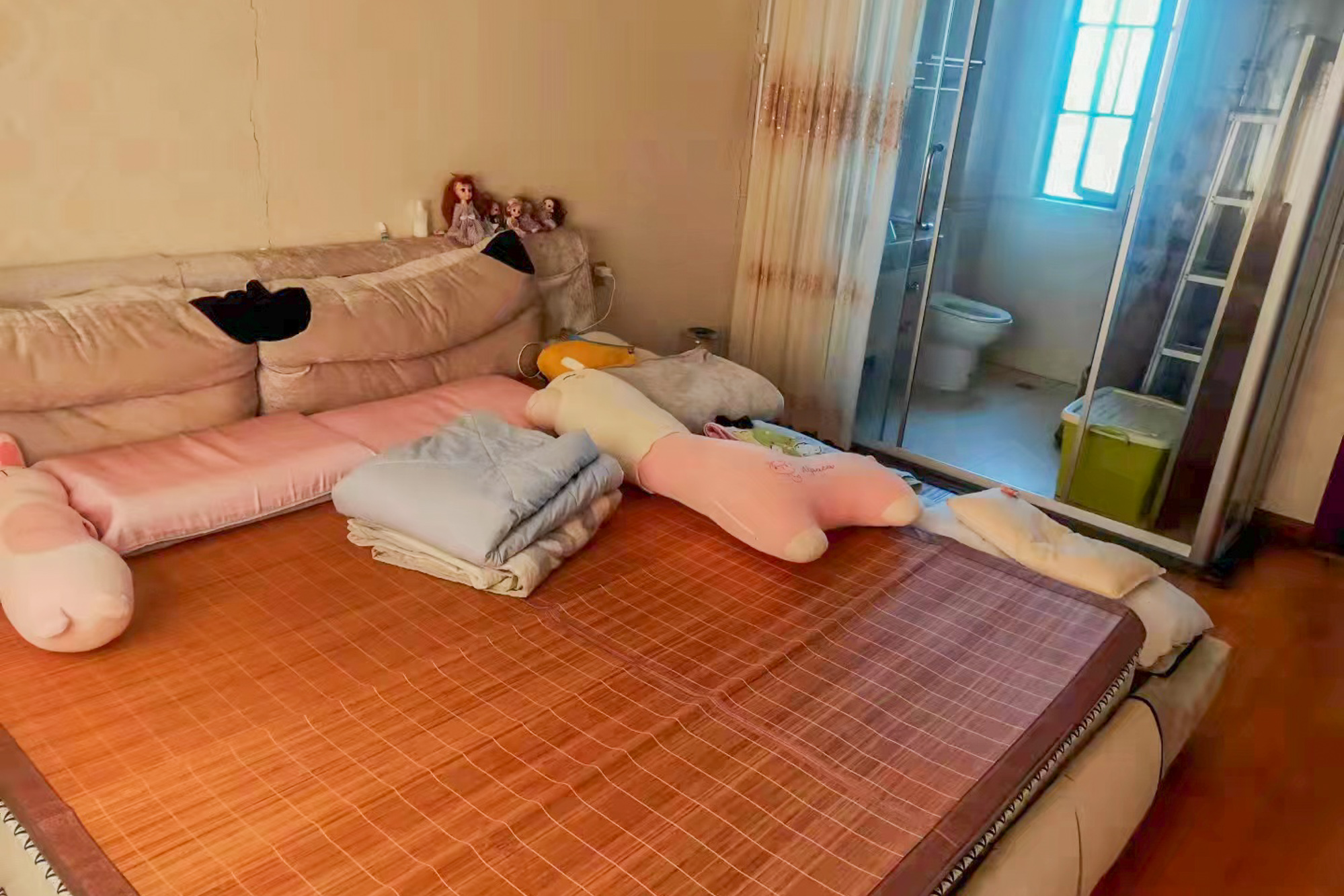 佳辉丽景鑫城  3室2厅2卫    80.0万卧室