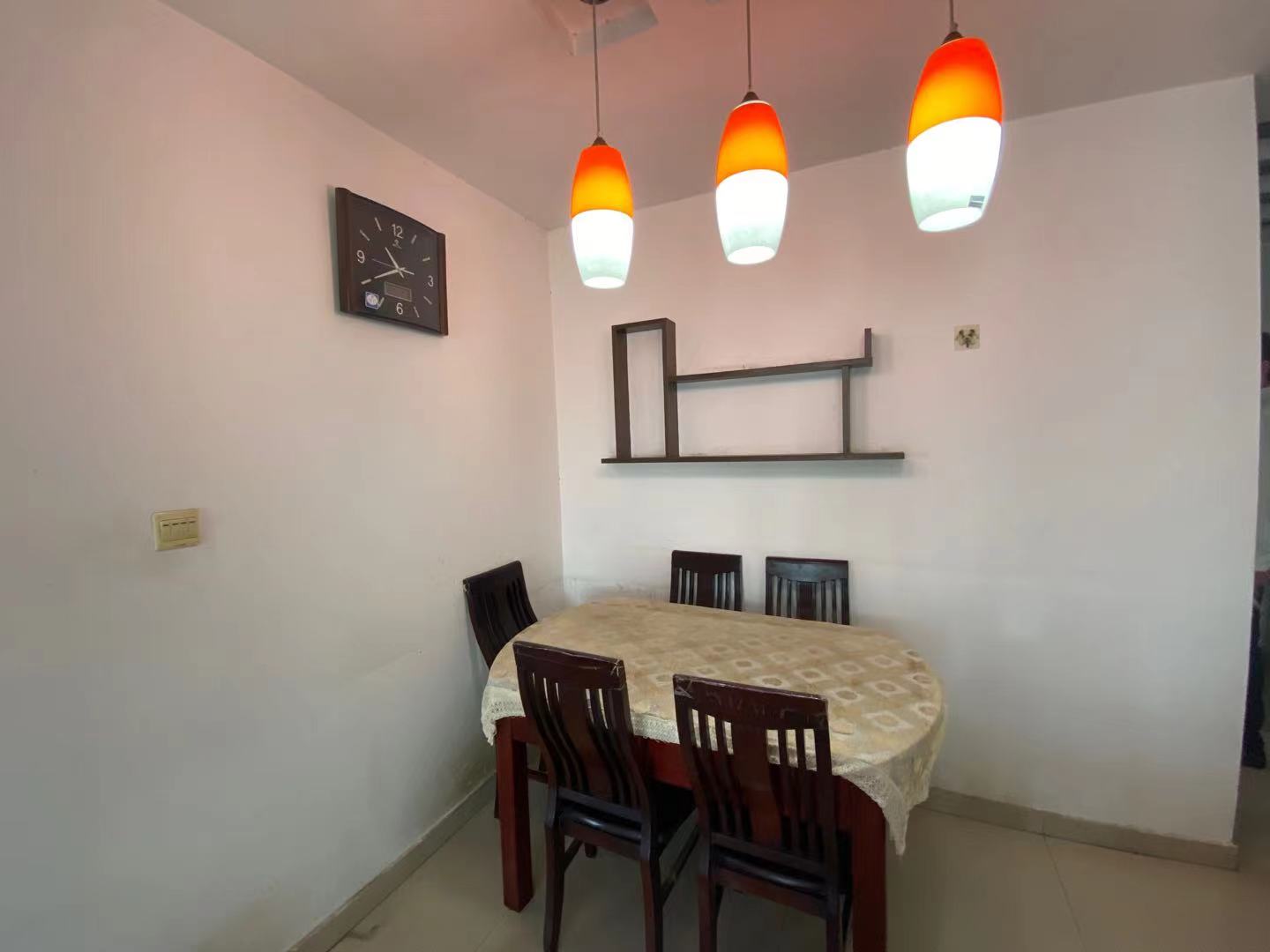 尚岳嘉苑 3室2厅1卫 1300.0元/月 尚岳嘉苑 3室2厅1卫 1300.0元/月室内图