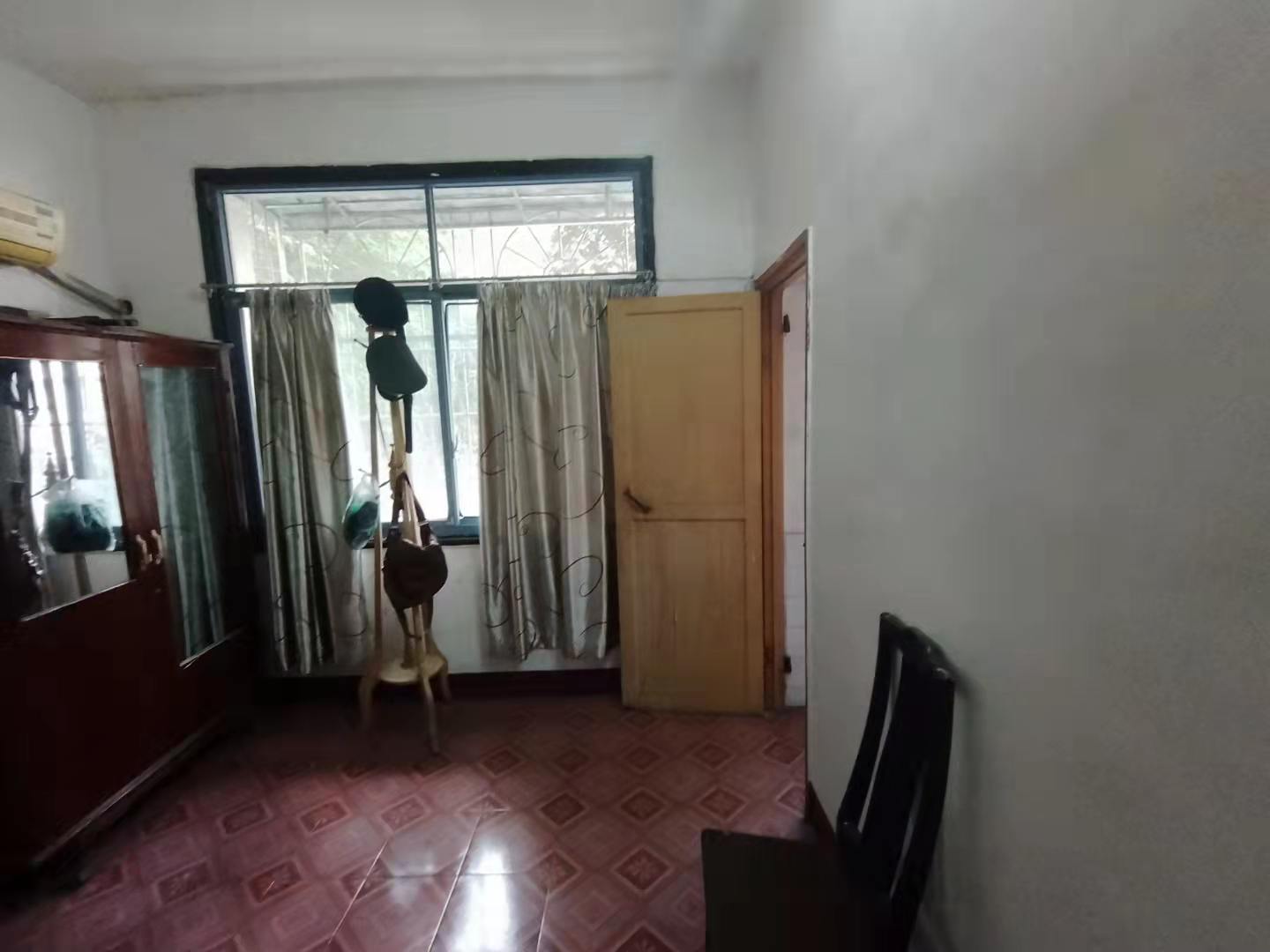 赫山司法局 4室2厅1卫 1500.0元/月 赫山司法局 4室2厅1卫 1500.0元/月室内图