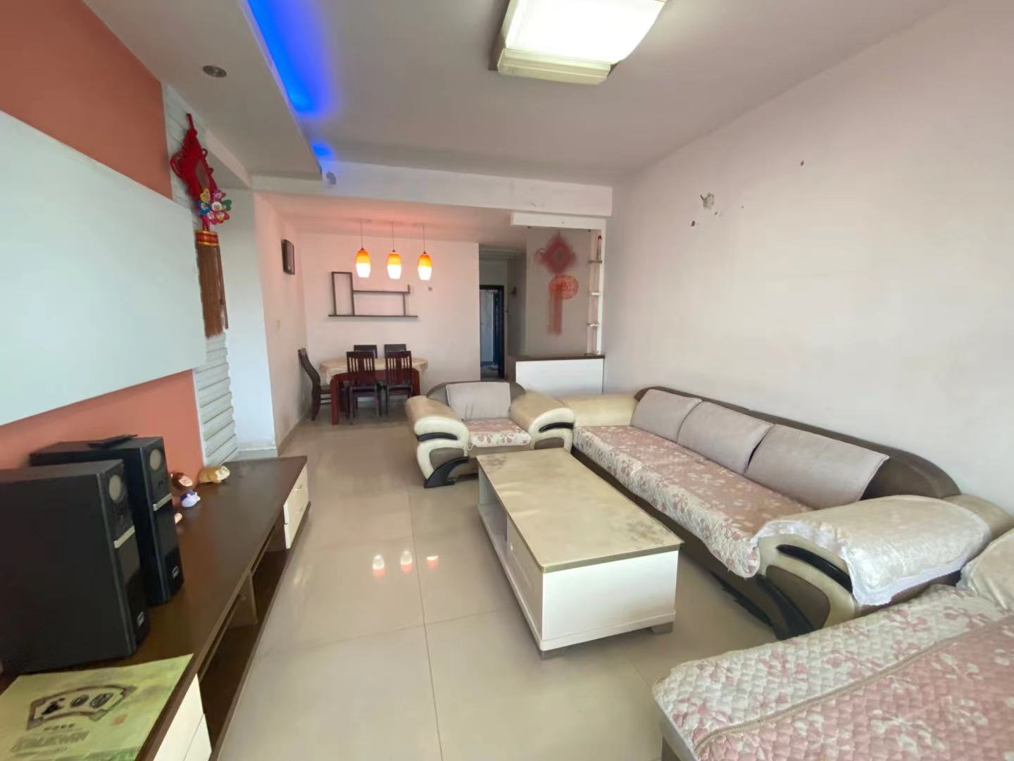 尚岳嘉苑 3室2厅1卫 1300.0元/月 尚岳嘉苑 3室2厅1卫 1300.0元/月室内图