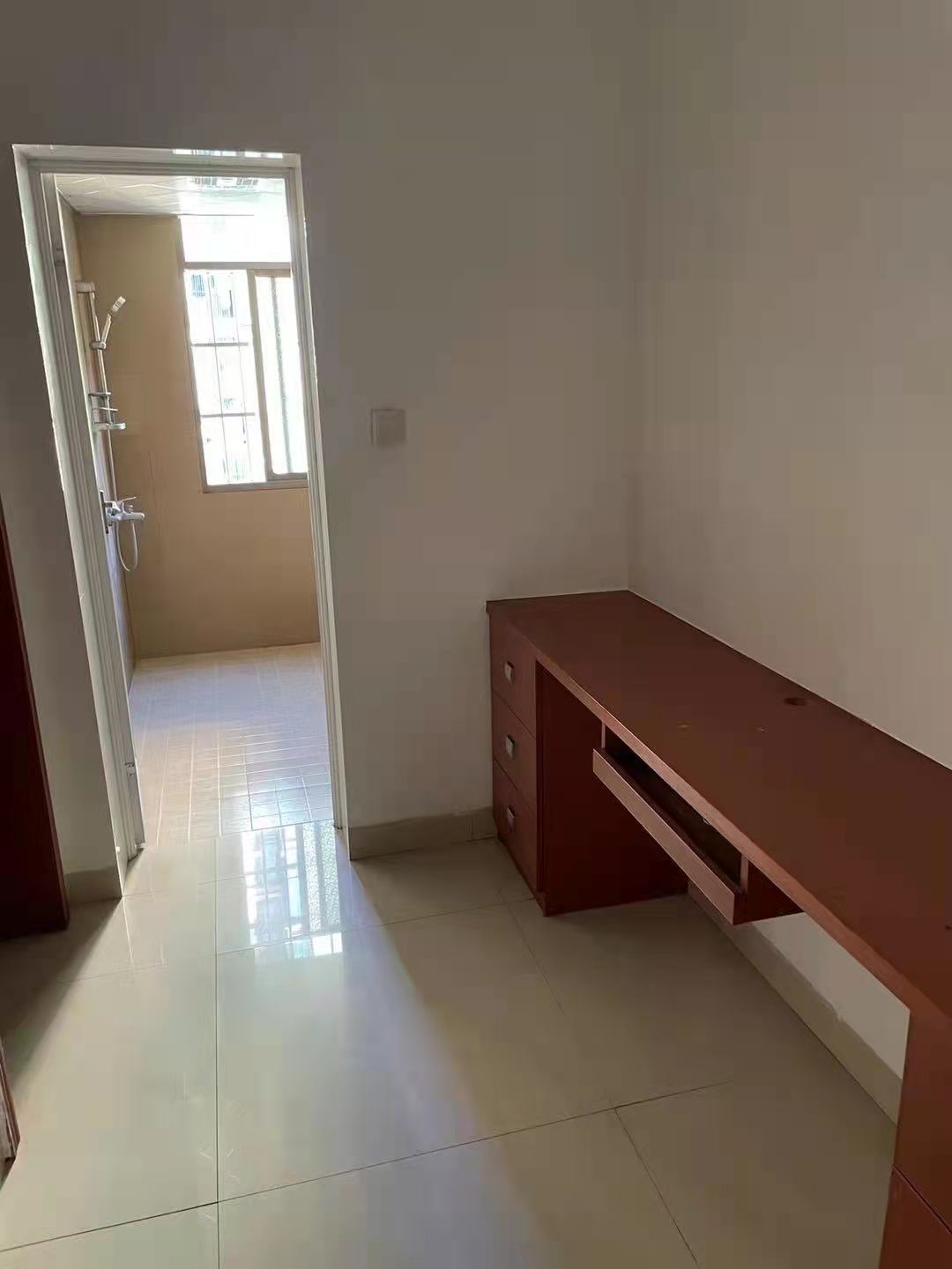 立新长湖安置区(水映豪廷安置房) 3室2厅1卫 1600.0元/月 立新长湖安置区(水映豪廷安置房) 3室2厅1卫 1600.0元/月室内图