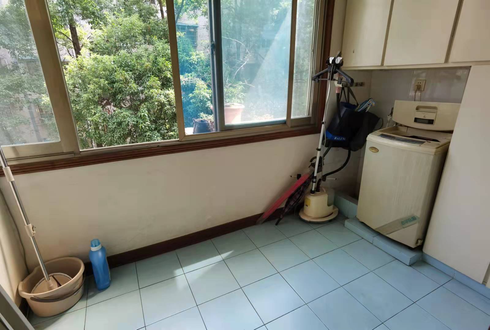 市委办公厅宿舍 3室1厅1卫 3000.0元/月 市委办公厅宿舍 3室1厅1卫 3000.0元/月室内图