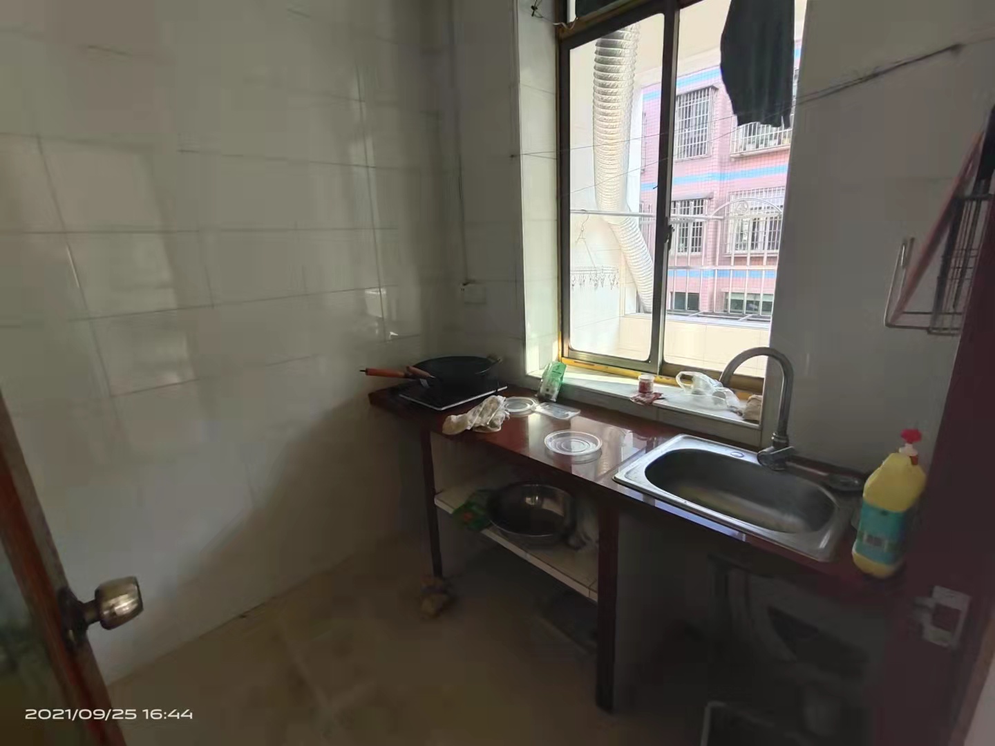 金塘小区  1室1厅1卫    900.0元/月 金塘小区  1室1厅1卫    900.0元/月室内图