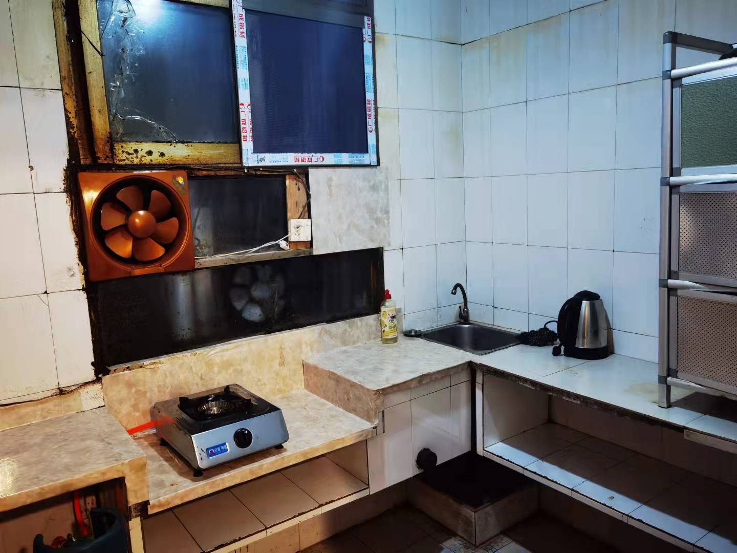 竹峰苑  1室1厅1卫    600.0元/月 竹峰苑  1室1厅1卫    600.0元/月室内图