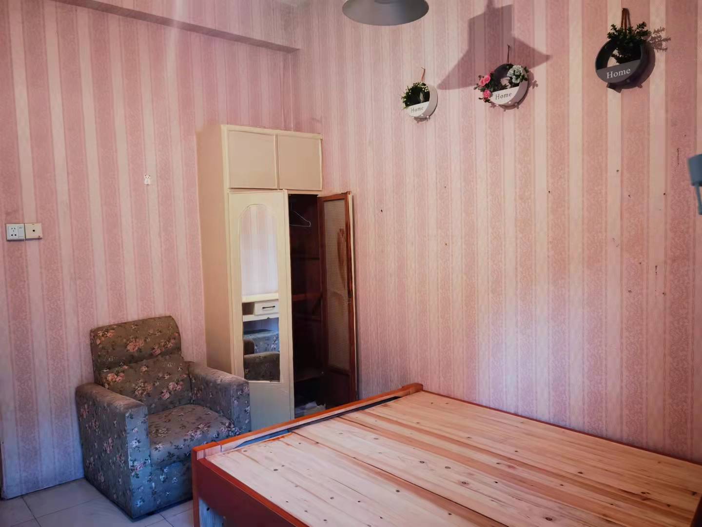 竹峰苑  1室1厅1卫    600.0元/月 竹峰苑  1室1厅1卫    600.0元/月户型图