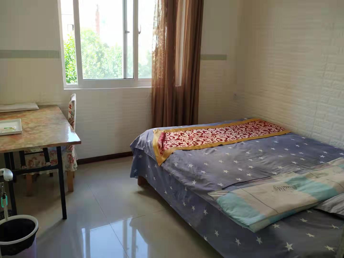 大关城市花园  3室2厅2卫   2500.00元/月室内图