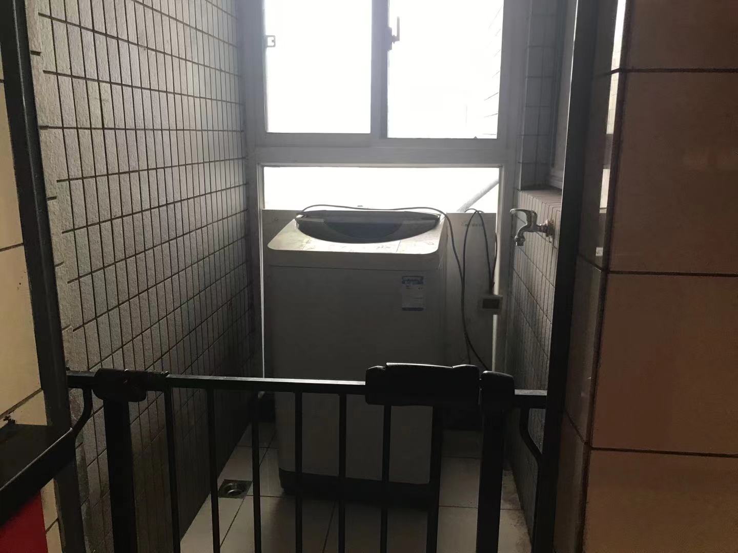 华城国际  1室1厅1卫   2300.00元/月室内图