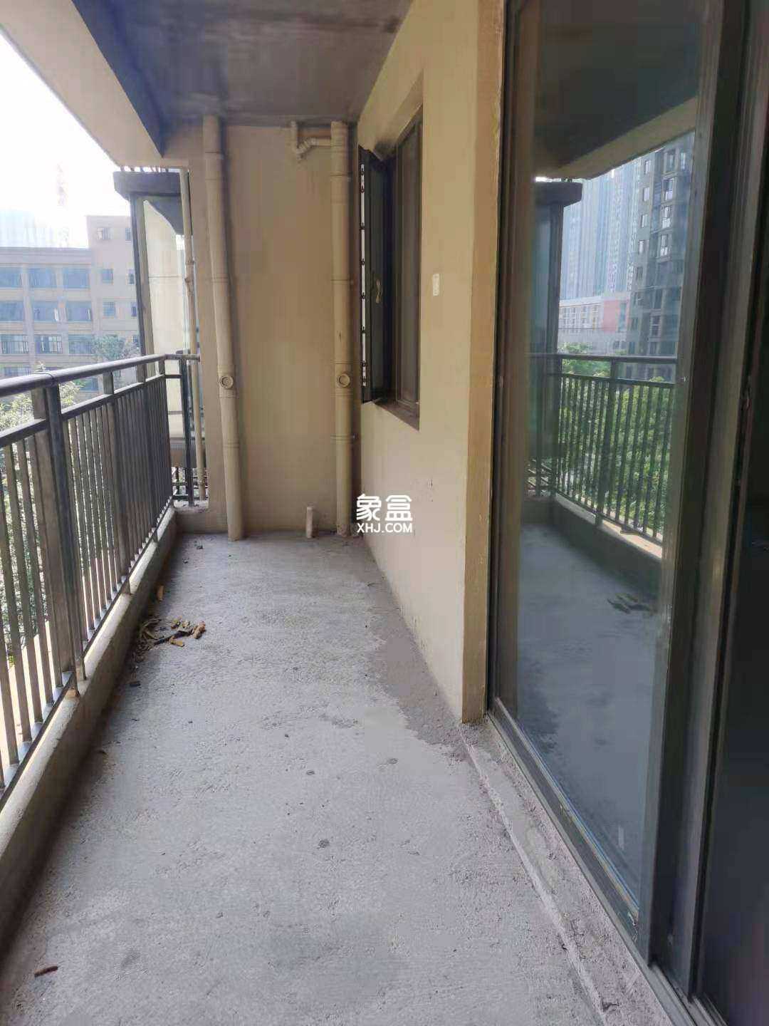 奥凯花园  4室2厅2卫    1500.0元/月室内图