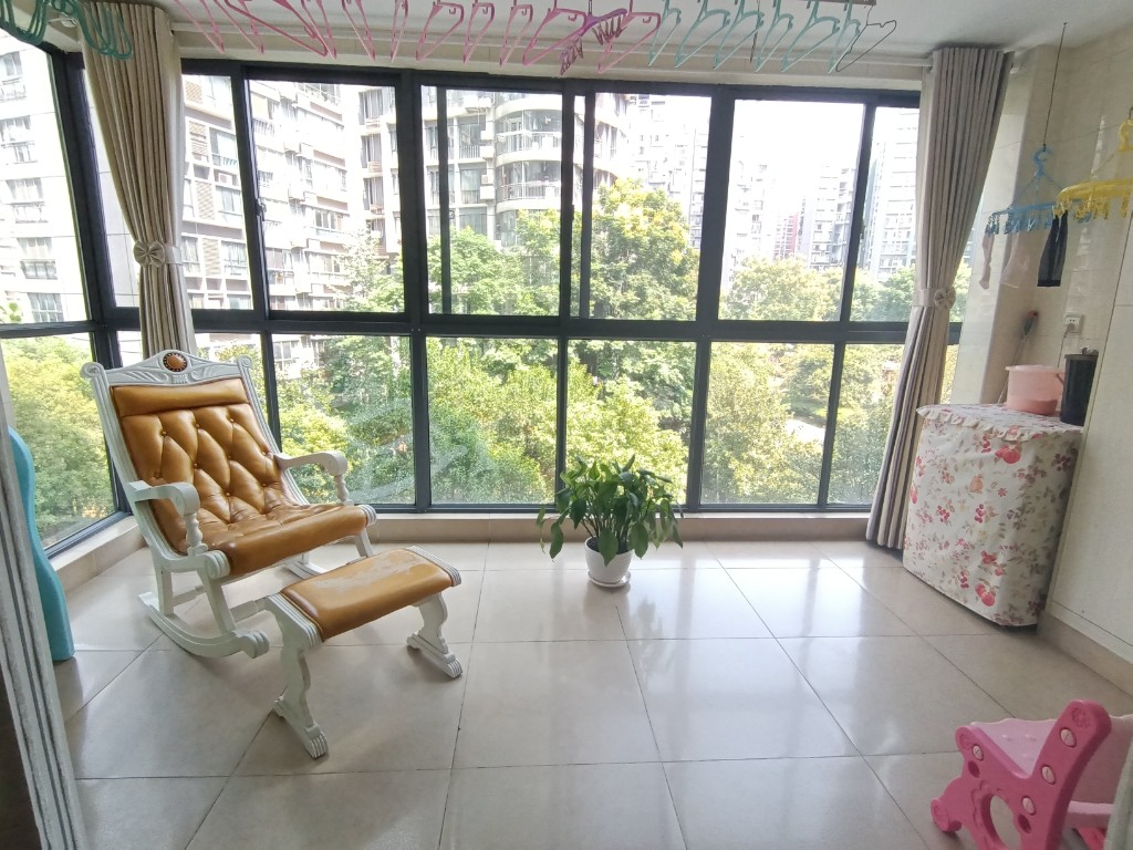 城市风景  3室2厅2卫    108.8万 城市风景  3室2厅2卫    108.8万客厅