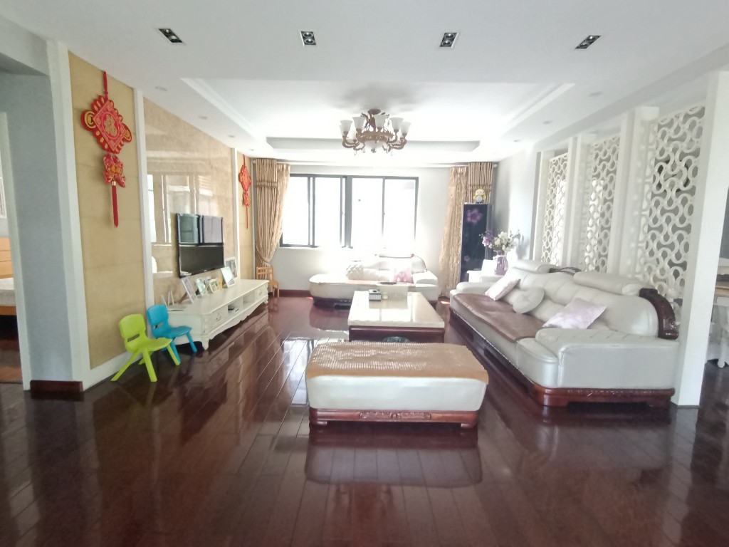 城市风景  3室2厅2卫    108.8万 城市风景  3室2厅2卫    108.8万客厅