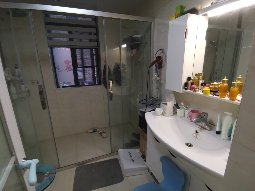 湘银星城  4室2厅2卫    148.0万客厅