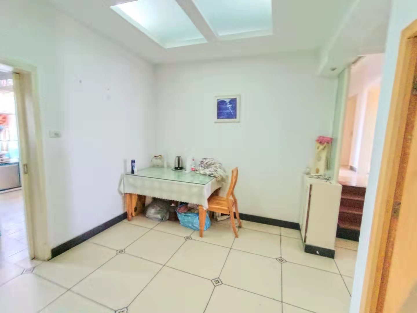 福信大厦 4室2厅1卫 1400.0元/月 福信大厦 4室2厅1卫 1400.0元/月室内图