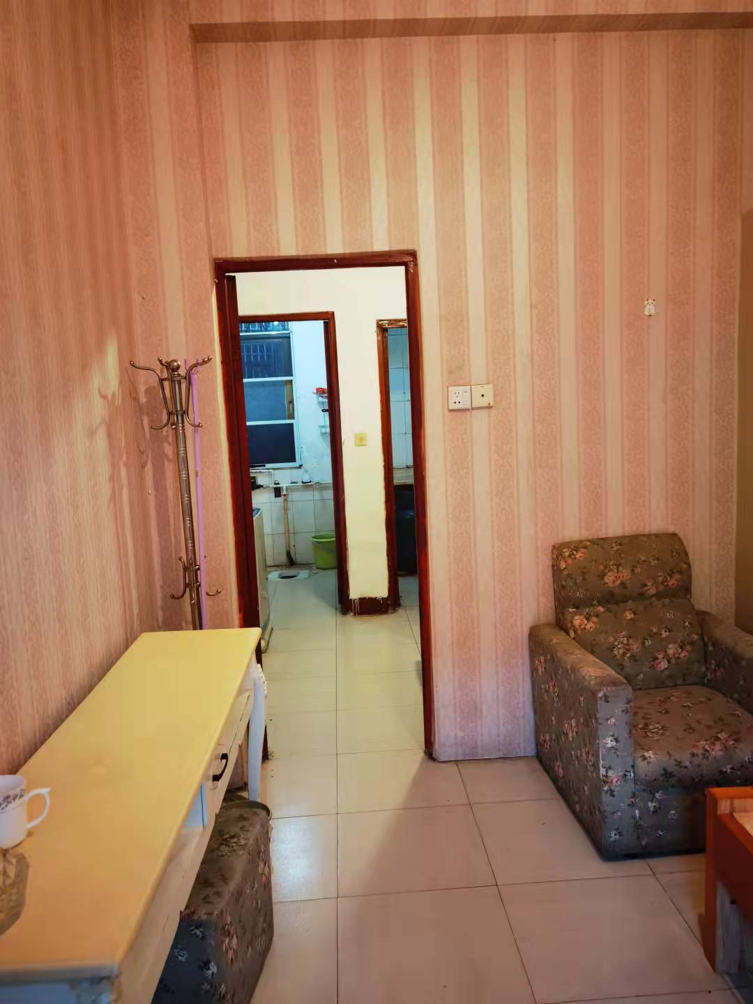 竹峰苑  1室1厅1卫    600.0元/月 竹峰苑  1室1厅1卫    600.0元/月室内图