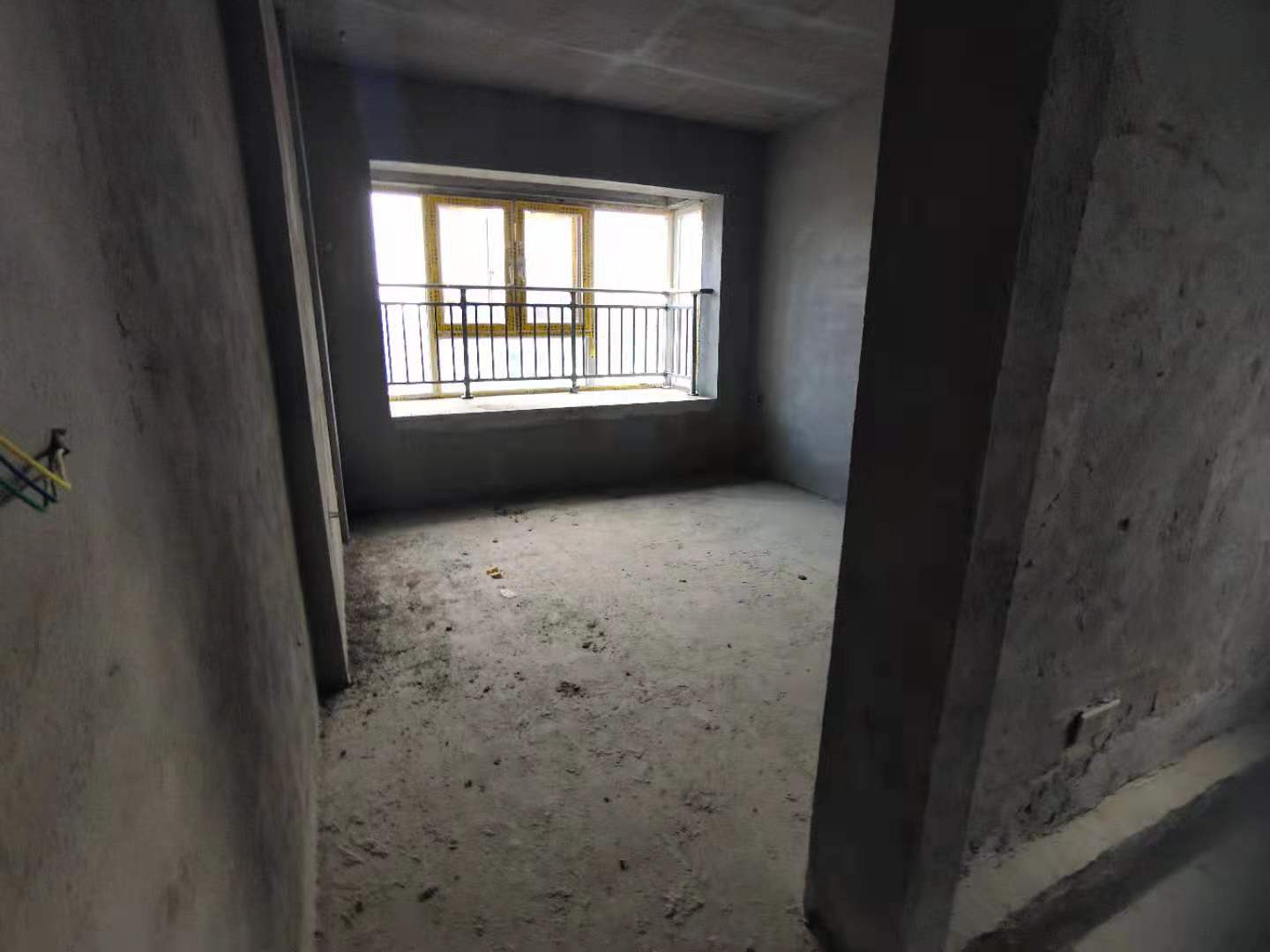 诚信广场 3室2厅2卫 73.8万 诚信广场 3室2厅2卫 73.8万卧室