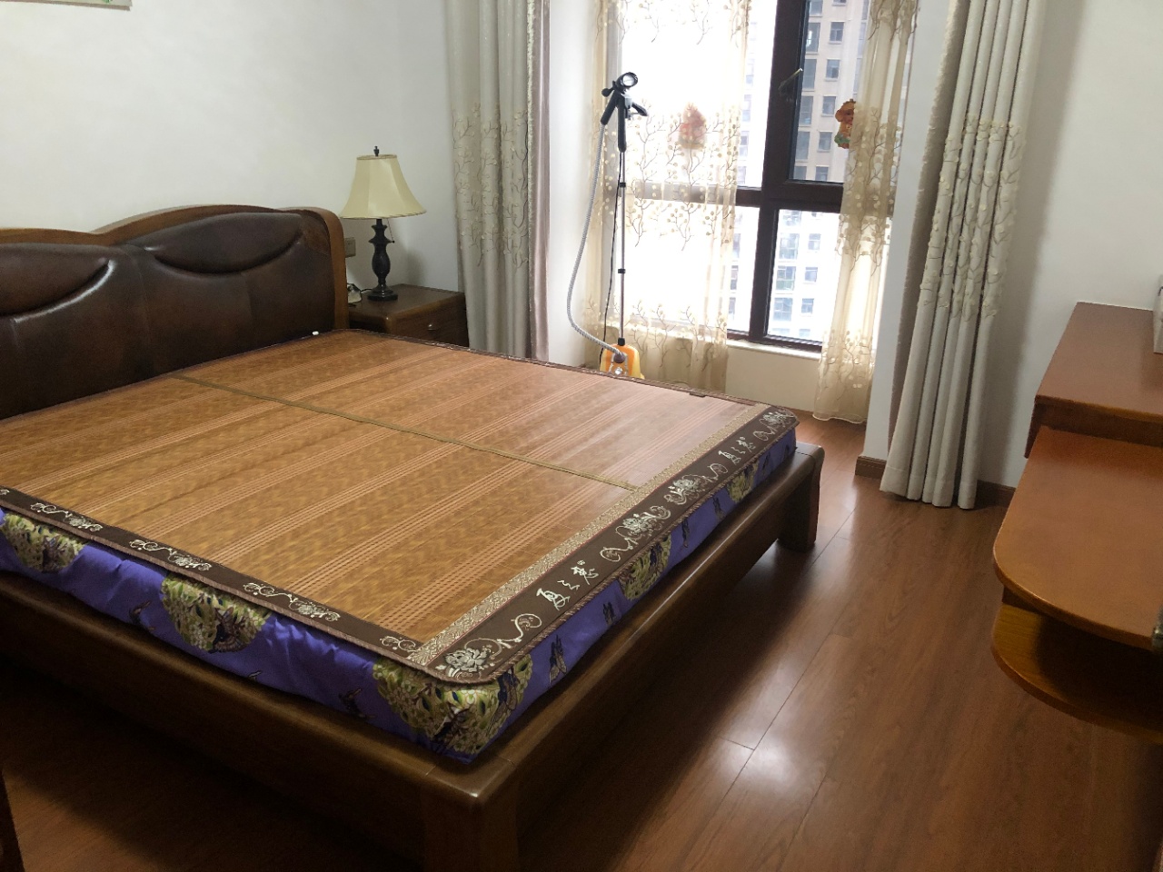 怡河园  4室2厅2卫    175.0万 怡河园  4室2厅2卫    175.0万卧室