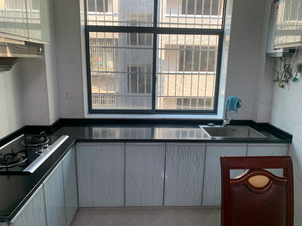 互助小区 3室2厅1卫 1400.0元/月 互助小区 3室2厅1卫 1400.0元/月室内图