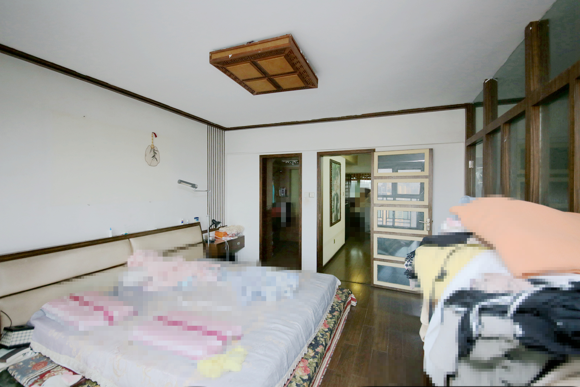 香格里嘉园  4室2厅2卫   166.00万卧室