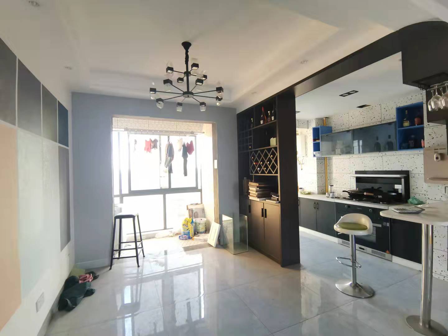 亿都漫城 5室2厅2卫 2800.0元/月 亿都漫城 5室2厅2卫 2800.0元/月室内图