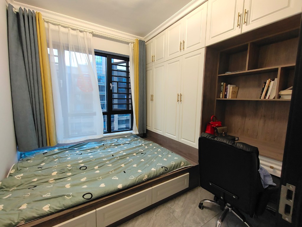 铂金汉宫  3室2厅2卫    99.8万 铂金汉宫  3室2厅2卫    99.8万卫生间