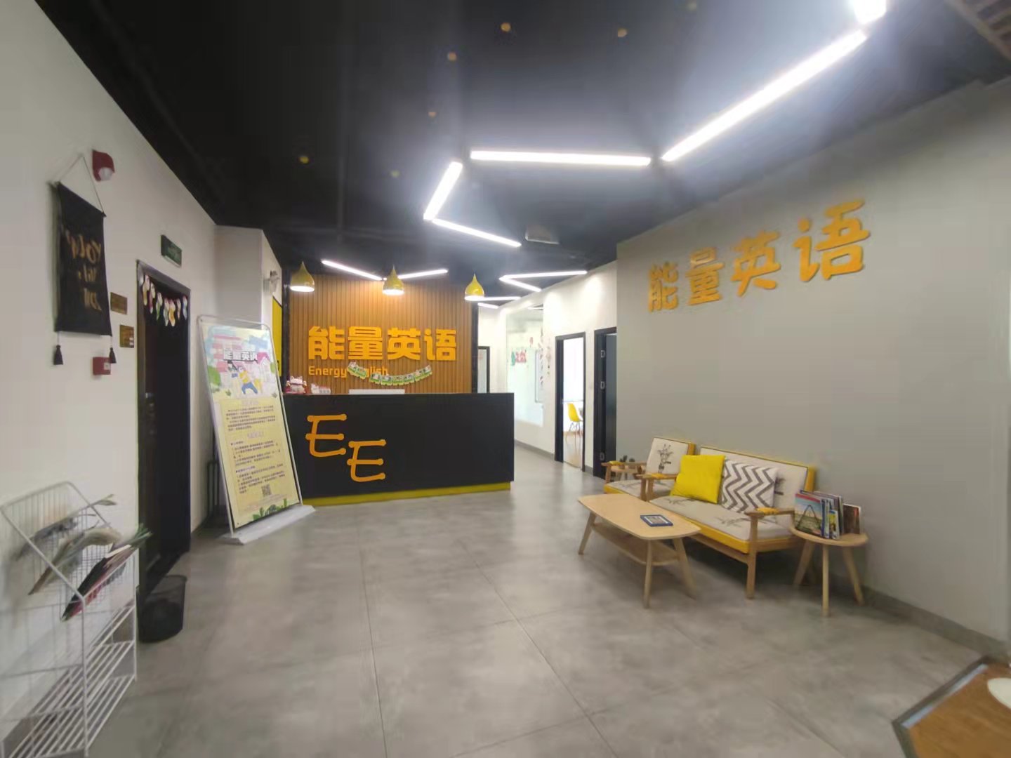 庐山一号  4室1厅1卫    9000.0元/月室内图