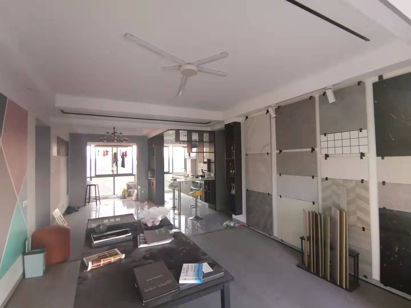 亿都漫城 5室2厅2卫 2800.0元/月 亿都漫城 5室2厅2卫 2800.0元/月室内图