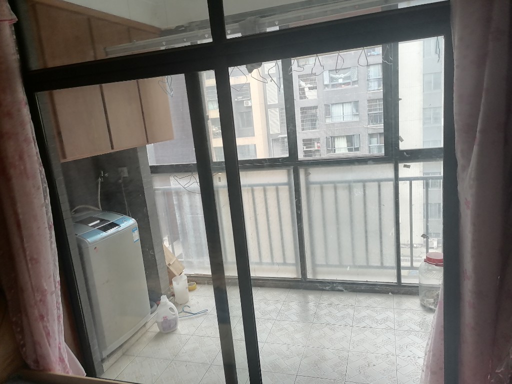 中信文化广场（中信新城二期）  3室2厅1卫    2300.0元/月室内图