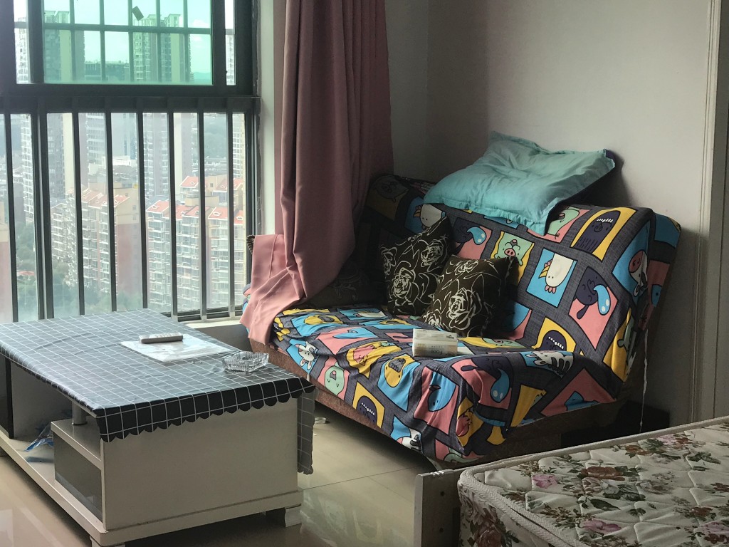 鹏利广场 1室1厅1卫 1100.0元/月 鹏利广场 1室1厅1卫 1100.0元/月室内图