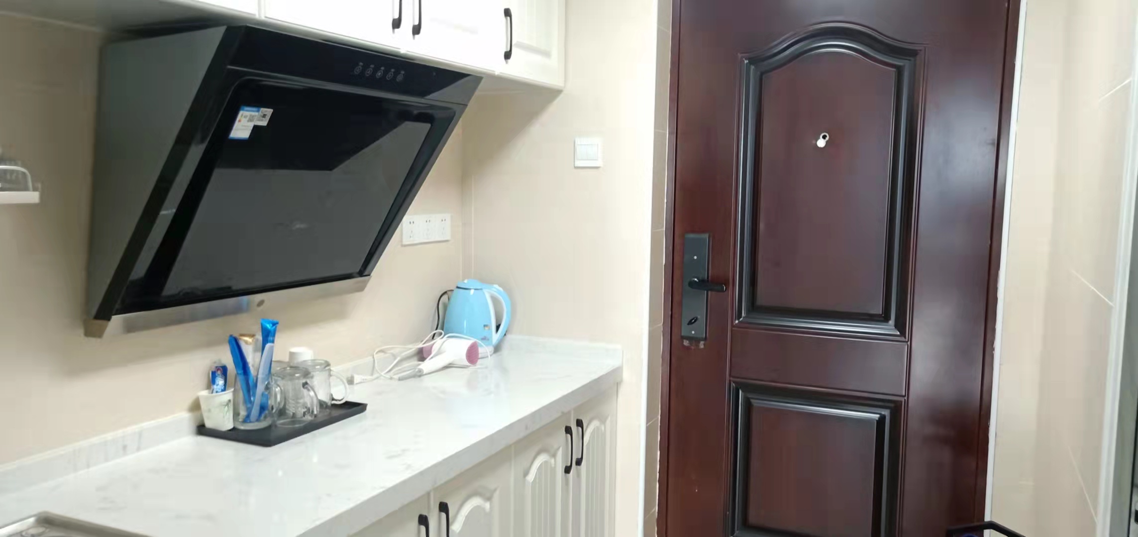 荣悦台 1室1厅1卫 3200.0元/月 荣悦台 1室1厅1卫 3200.0元/月室内图