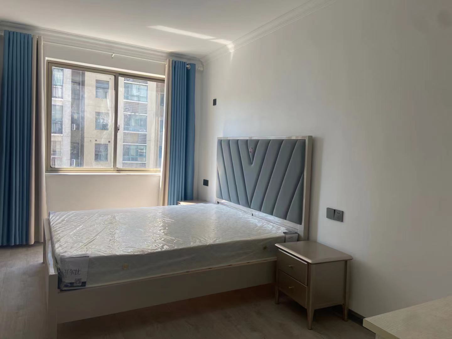 利江花园 3室2厅2卫 77.0万 利江花园 3室2厅2卫 77.0万客厅