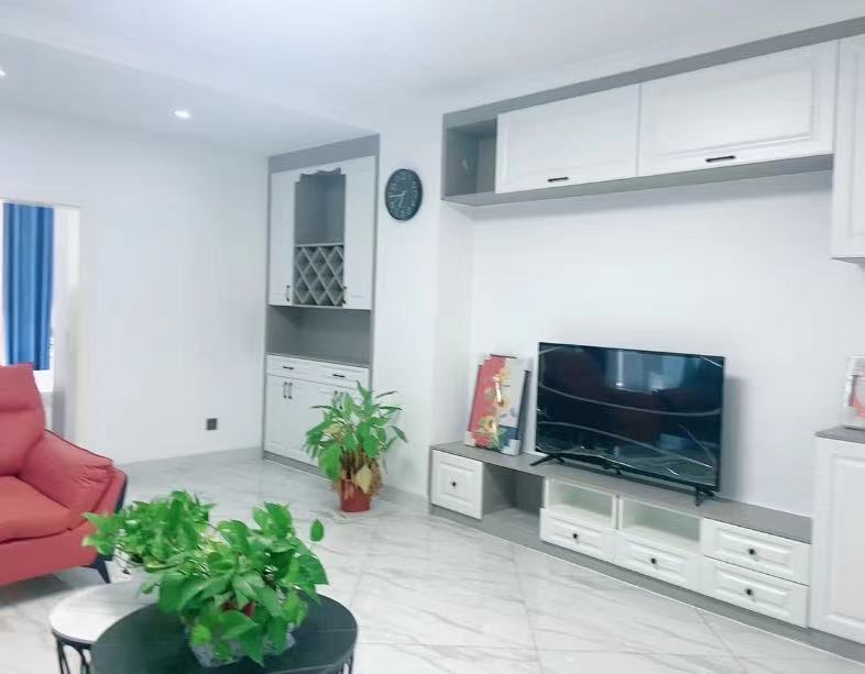 利江花园 3室2厅2卫 77.0万 利江花园 3室2厅2卫 77.0万客厅