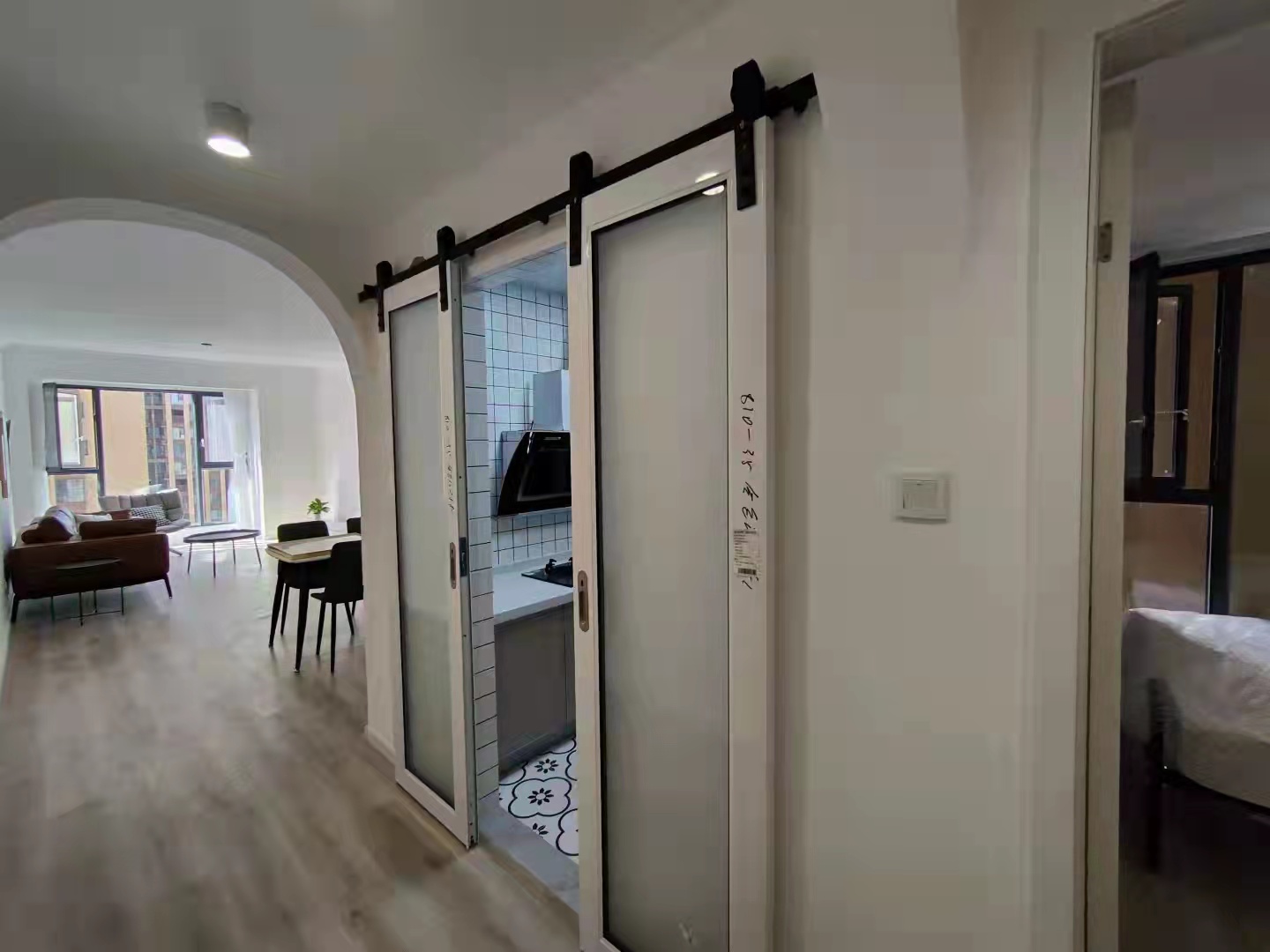 中铁骑士府邸 4室1厅2卫 3300.0元/月 中铁骑士府邸 4室1厅2卫 3300.0元/月室内图