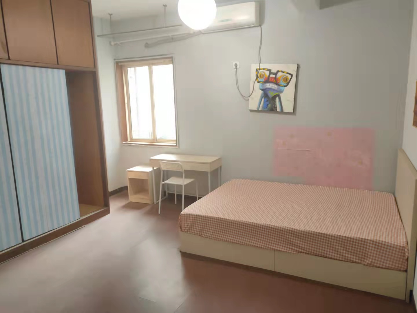 广济苑公寓  4室2厅1卫    4600.0元/月室内图