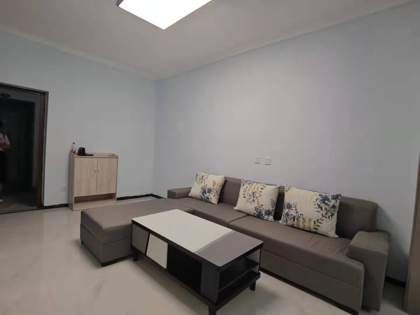 南湖锦苑 1室1厅1卫 1900.0元/月 南湖锦苑 1室1厅1卫 1900.0元/月室内图