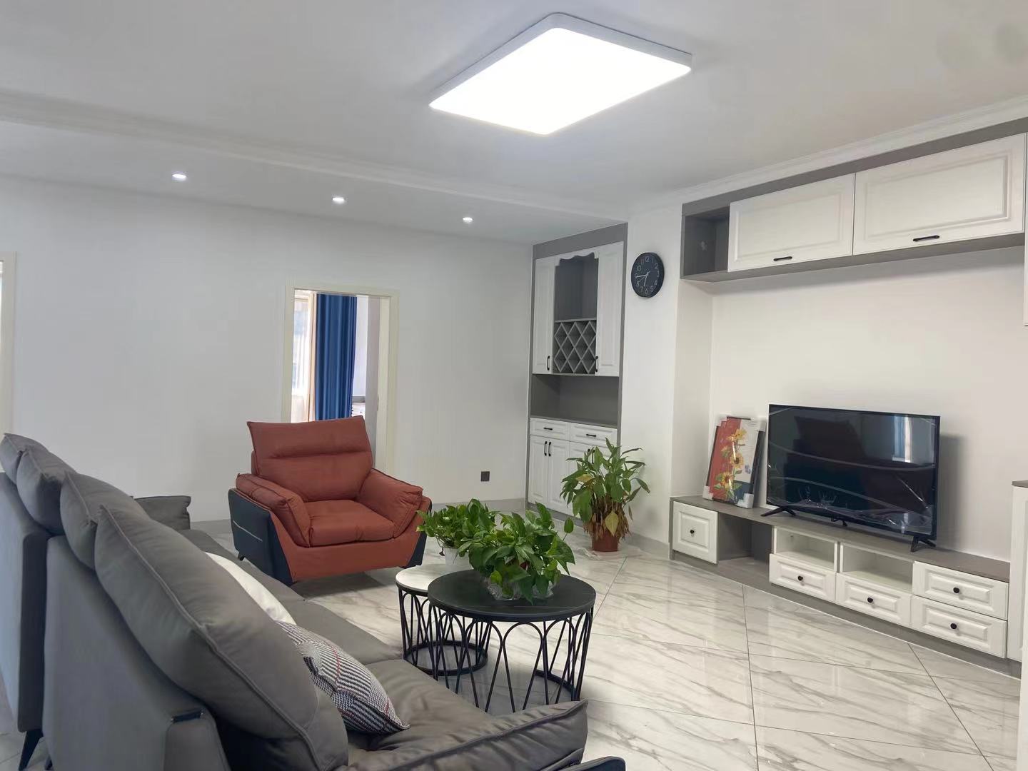 利江花园 3室2厅2卫 77.0万 利江花园 3室2厅2卫 77.0万客厅