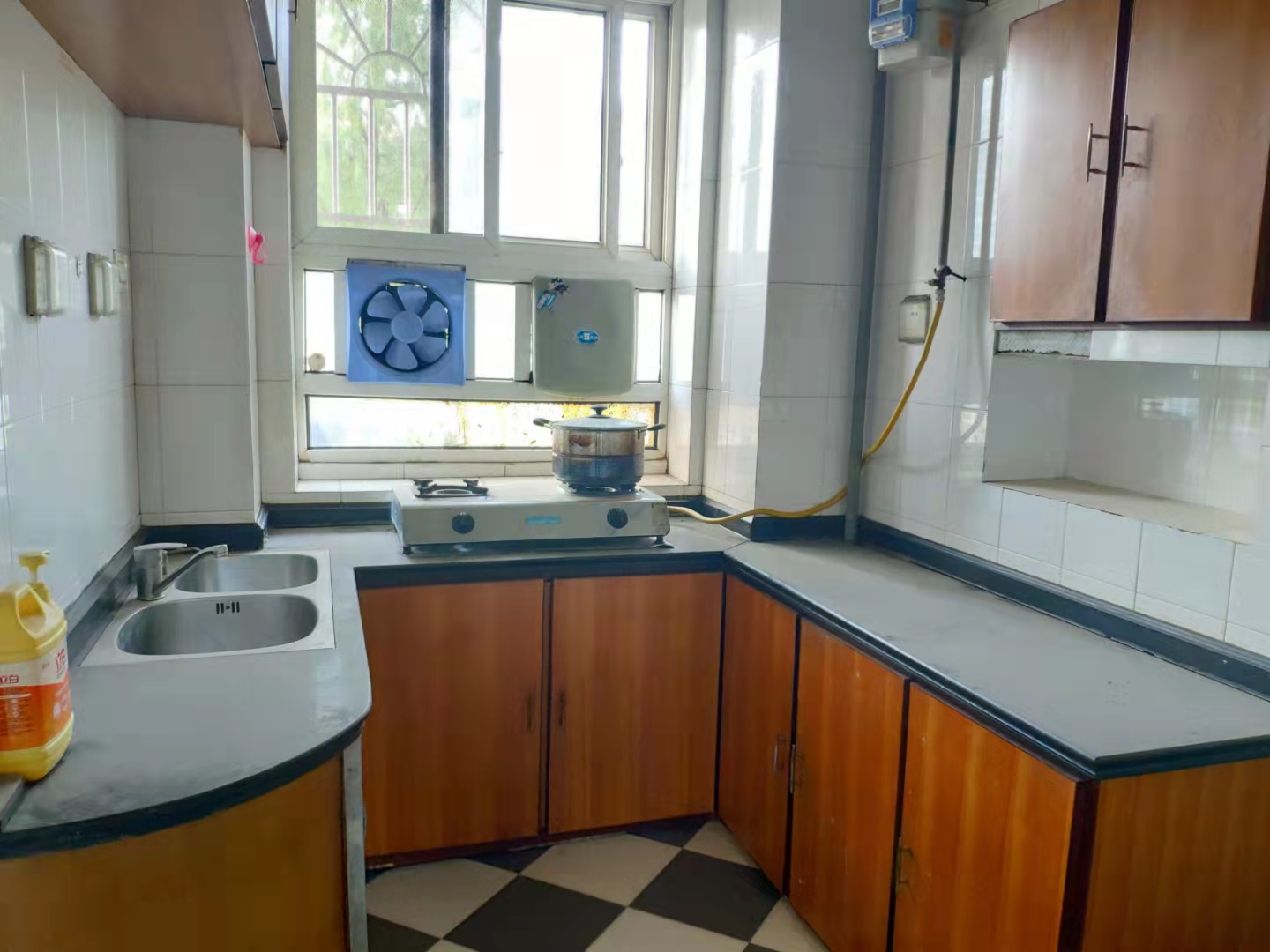 茨兴小区 3室2厅1卫 1500.00元/月 茨兴小区 3室2厅1卫 1500.00元/月室内图