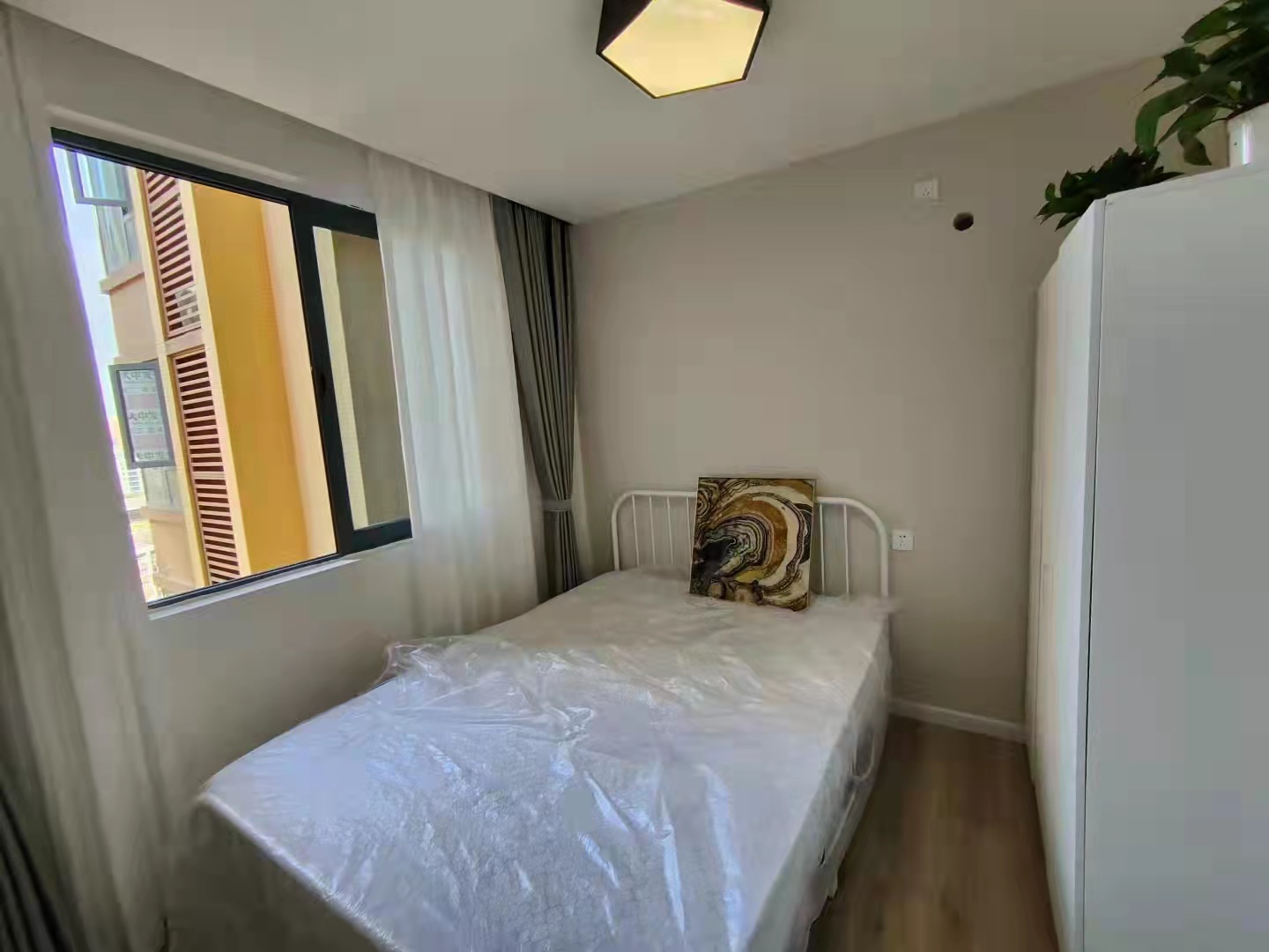 中铁骑士府邸 4室1厅2卫 3300.0元/月 中铁骑士府邸 4室1厅2卫 3300.0元/月室内图