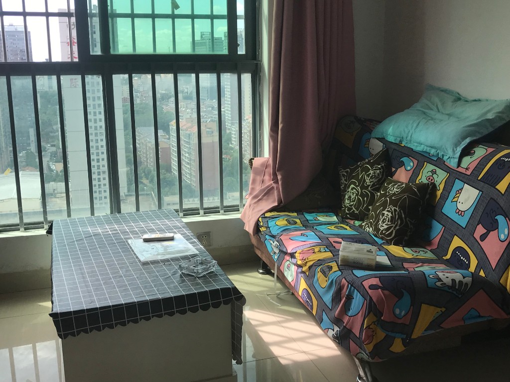 鹏利广场 1室1厅1卫 1100.0元/月 鹏利广场 1室1厅1卫 1100.0元/月室内图